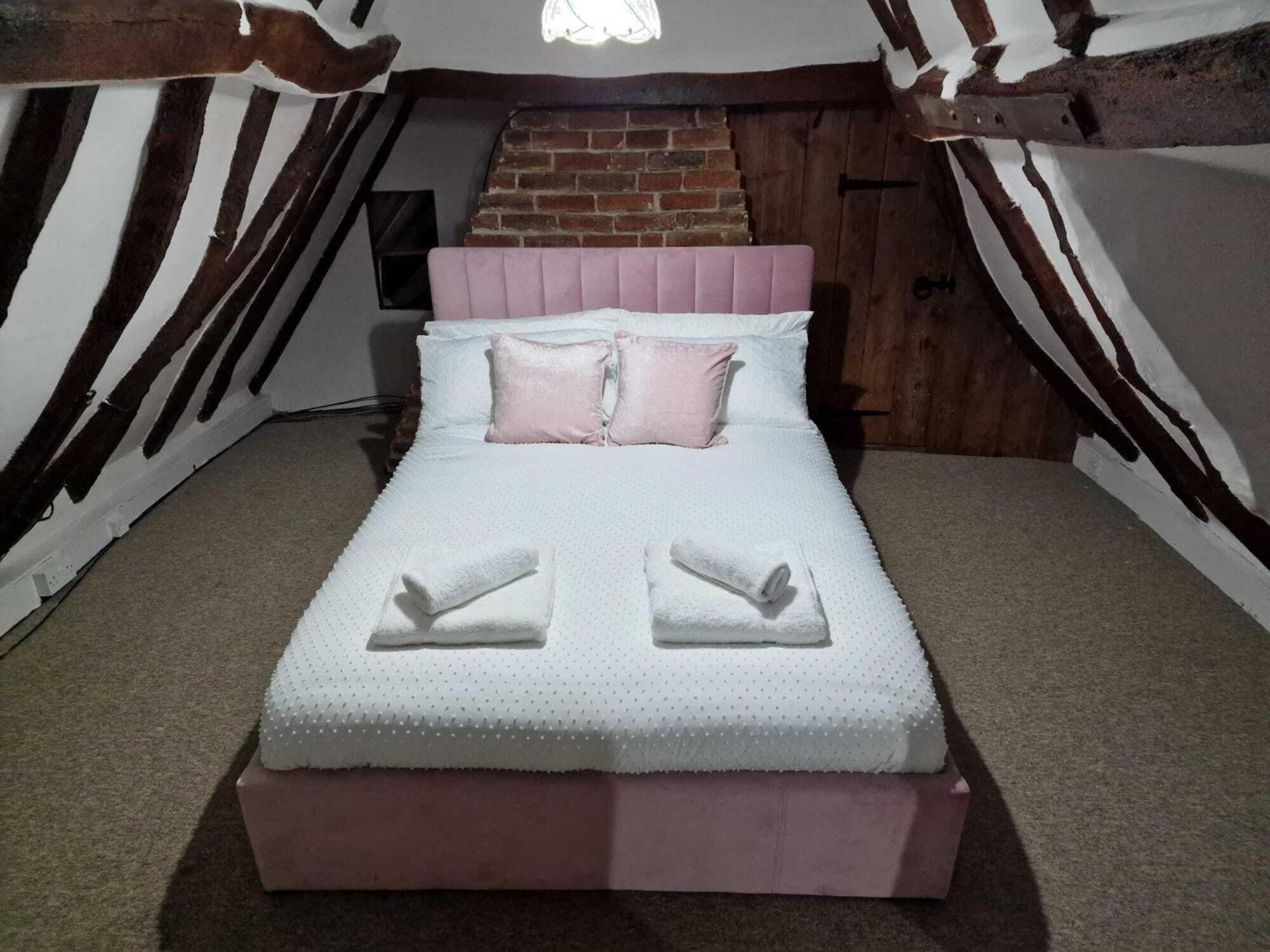 Two Bedroom Grade Ll Cottage At Az Luxury Stays Honey Horsefield With Wifi And Free Parking Hundon Экстерьер фото